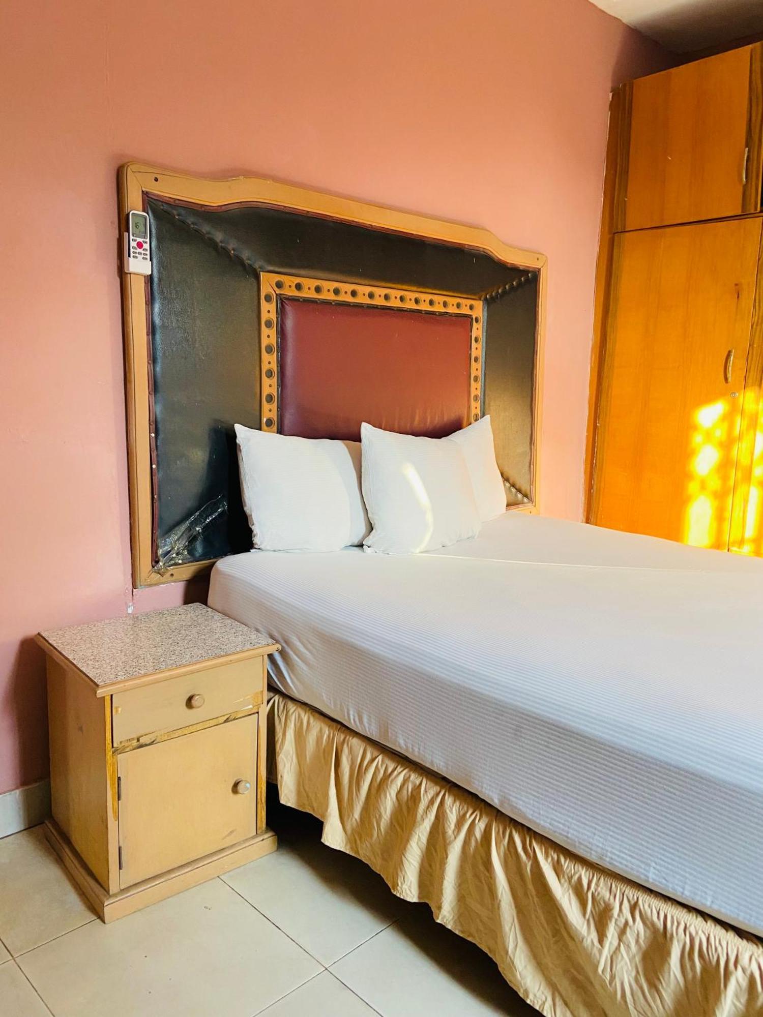 Heaven Gate Hotel Accra Ngoại thất bức ảnh